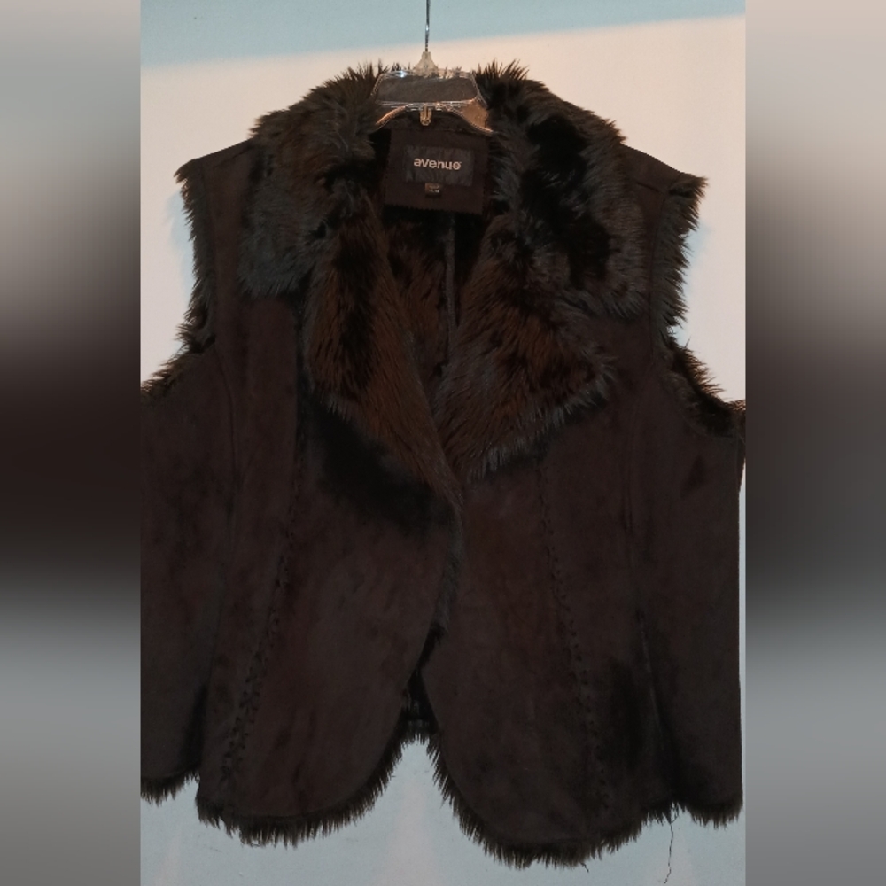 Vest - Picture 2 of 3